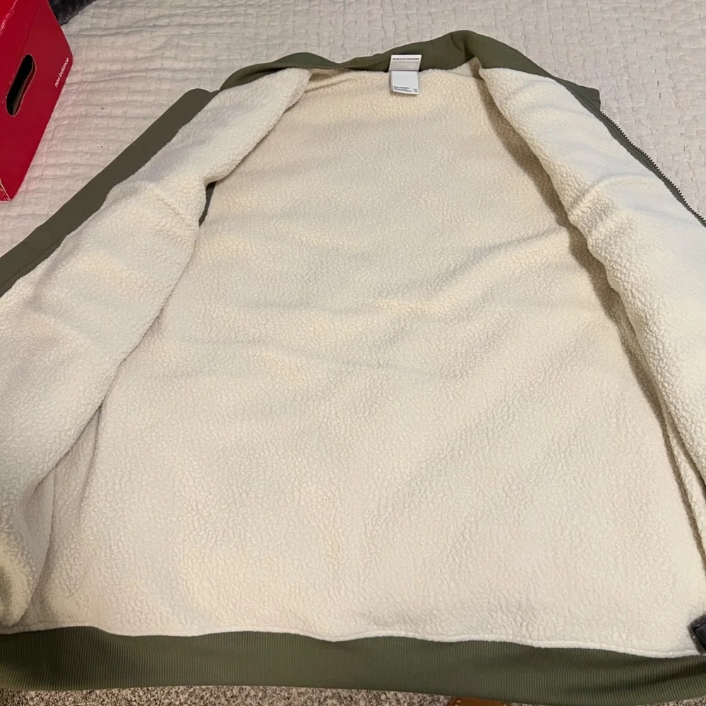 North Face Men's Cuchillo Insulated Vest - Picture 4 of 4